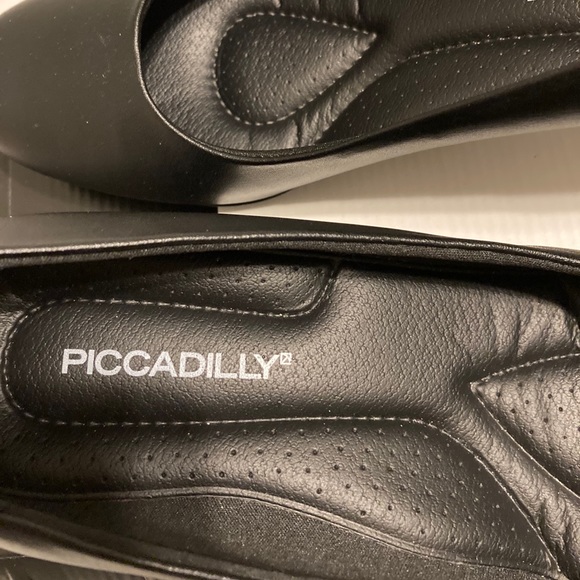 piccadilly shoes flight attendant